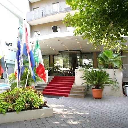 Derby Hotel 4*