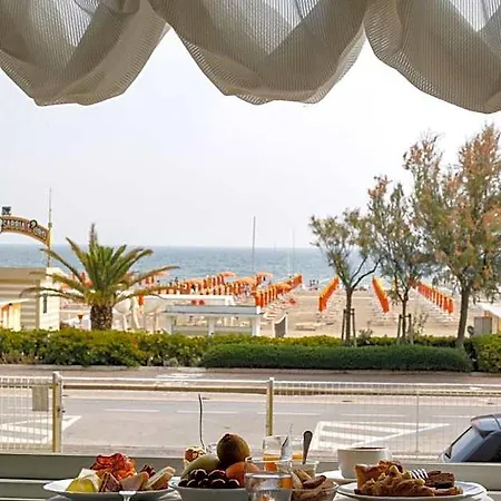 Hotel Derby 4*