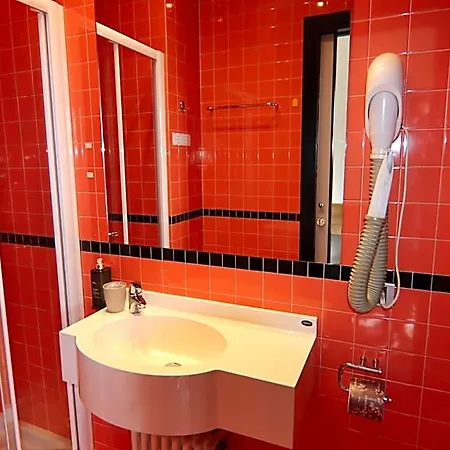 Derby Hotel 4*