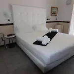 Derby Hotel 4*
